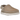 UGG Goldenstar Villa Clog Mustard Seed sneakers i en vinkel med ruskindsoverdel, rem og synlige hvide syninger