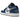 Air Jordan 1 Low True Blue sneakers i vinklet profil med hvid læderbase, blå stafferinger og ikonisk grå hælkapdetalje