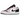 Air Jordan 1 Low Light Arctic Pink sneakers set fra siden med lyserøde paneler, hvid mellemsål og klassisk Nike Swoosh logo i siden