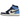 Air Jordan 1 Retro High Obsidian sneakers i vinklet profil med hvid læderbase, mørkeblå overlejringer og lyseblå hæl og ankeldetaljer.