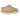 UGG Tasman Slipper Cherry sneakers i vinklet visning med overdel i kirsebærrød ruskind og broderet Tasman-fletdetalje langs kraven
