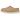 UGG Tasman Slipper Cherry sneakers i en sideprofil med en dybrød ruskindsoverdel, det ikoniske Tasman-fletbånd og en holdbar platform-ydersål.