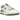 New Balance 550 New Spruce Mini Logo sneakers i en skrå vinkel med grøn overdel i læder, hvide detaljer og gummisål for et klassisk look