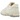 New Balance 550 Turtledove White sneakers i vinklet profil. Modellen har en creme- og hvid læderoverdel med klassisk perforering og beige detaljer.