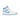 Air Jordan 1 Mid UNC sneakers i klassisk vinkel med lysblå og hvide læderpaneler, hvid mellemsål og ikonisk Jumpman-branding