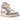 Air Jordan 1 Mid Enigma Stone Particle Rose sneakers set fra siden med en kombination af grå og rosa paneler samt sort swoosh-logo på siden