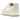 Nike Air Force 1 Low Premium Light Cream Gum sneakers i en vinklet visning med cremebeige læderoverdel og en brun gummisål for et klassisk look.