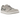 Air Jordan 1 Low OG Metallic Silver sneakers set fra siden med skinnende sølvfarvet swoosh, hvid læderbase og klassisk grå hældetalje