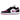 Air Jordan 1 Low Black Cactus Flower sneakers i vinklet profil med sort læderoverdel, fuchsia detaljer, hvid swoosh og klassisk sål
