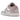 Air Jordan 1 Low Particle Rose sneakers set fra siden i en lyserød og hvid farvekombination med klassisk swoosh-logo og hvid sål
