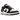 Nike Dunk Low Panda sneakers i profil. Den klassiske basketballsko med hvid læderbase, sorte overlejringer og hvid mellemsål.