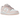 Nike Dunk Low Orange Pearl sneakers i en stilfuld sideprofil med hvide læderdetaljer, pastel orange overlays og matchende orange ydersål
