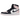 Air Jordan 1 Retro High OG Atmosphere sneakers i sideprofil med lyserødt læder, hvide paneler, mørkeblå swoosh og klassisk gummisål
