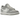 Nike Dunk Low Two Toned Grey sneakers set fra siden med hvide og lysegrå læderpaneler, grå Swoosh, hvid mellemsål og grå ydersål