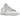 Nike Blazer Low sacai White Patent Leather sneakers i en vinklet visning med dobbelt snøring, hvidt laklæder og lagdelt Nike swoosh design
