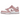 Nike Dunk Low Pink Velvet sneakers i en vinklet profil med glansfuldt pink fløjlsoverdel, hvid mellemsål og ikonisk Swoosh-detalje