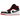 Air Jordan 1 Mid Gym Red Black Toe sneakers set fra siden med røde læderdetaljer, hvid base, sort swoosh og hvid mellemsål