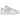 Air Jordan 1 Low SE Reverse Ice Blue sneakers set fra siden med hvid læderbase, lyseblå overlays og et broderet Jordan Wings-logo på hælen.