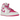 Air Jordan 1 Mid Fire Pink sneakers i en flot vinklet visning med lyserøde læderdetaljer, sort swoosh-logo og hvide snørebånd
