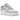 Nike Air Force 1 07 Light Silver Pumice sneakers set fra siden med lys sølvgrå overdel i læder, perforeret tåboks og klassisk hvid gummisål.