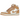Air Jordan 1 Retro High OG Praline sneakers i vinklet profil med lyst beige læder, brun swoosh, hvide snørebånd og matchende mellemsål