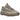 Adidas Yeezy 500 Ash Grey sneakers i en stilfuld sideprofil, der viser den ikoniske chunky sål og de lagdelte detaljer i ruskind og mesh.