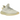 Adidas Yeezy Boost 350 V2 Light sneakers set fra siden med et lysende beige Primeknit-overdel, beige snørebånd og en gennemsigtig sål.