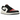 Air Jordan 1 Retro Low OG PSG Paris Saint-Germain sneakers i profil. Hvid læderoverdel med sort Swoosh, detaljer i bordeaux og PSG-logo på hælen.
