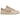 Nike Dunk Low Sanddrift sneakers i en klassisk sidoprofil med beige nuancer, hvide snørebånd og en slidstærk gummisål i matchende toner