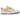Nike Dunk Low Beach sneakers i en vinklet visning med overdel i lyst ruskind, sandfarvede læderdetaljer og en klassisk hvid gummisål