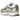 Nike P-6000 Gold sneakers set fra siden med lagdelt design i hvid og guld samt en kontrasterende sort Nike Swoosh på siden