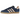 Adidas Gazelle Night Indigo Wonder Taupe sneakers set fra siden med mørkeblå overdel, beige læderdetaljer og klassisk gummisål