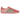 Adidas Gazelle Indoor Pink Spark Preloved Scarlet sneakers set fra siden med pink ruskind, rød kontraststribe og klassisk gummisål