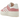 Adidas Gazelle Bold Super Pop Pink sneakers i en vinklet visning med lyserød overdel, hvide tre striber og den karakteristiske tykke plateau-sål