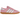 Adidas Hamburg Bliss Pink sneakers i en klassisk sideprofil med lyserød ruskindsoverdel, hvide striber, flade snørebånd og en brun gummisål
