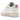 Nike Air Force 1 Low Pegasus Pack Sail sneakers i en vinklet visning med hvid overdel, detaljerede syninger og en klassisk gummi-ydersål.
