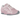 New Balance 204L Pastel Pink sneakers set fra siden med lyserød overdel, hvid sål og det klassiske NB-logo på siden
