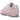 New Balance 204L Pastel Pink sneakers i vinklet profilvisning med lyserød overdel, hvide detaljer og slidstærk gummisål til hverdagsbrug.
