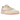 Jordan 1 Retro Low OG SP Travis Scott Shy Pink sneakers i vinkelret visning med pink swoosh, hvide snørebånd og slidstærk gummisål