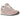New Balance 996 MiUSA Pink Haze sneakers i en klassisk sideprofil med lyserød ruskindsoverdel, hvide detaljer og snørebånd